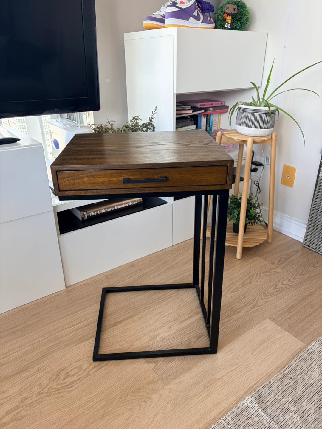 Mahogany brown side table