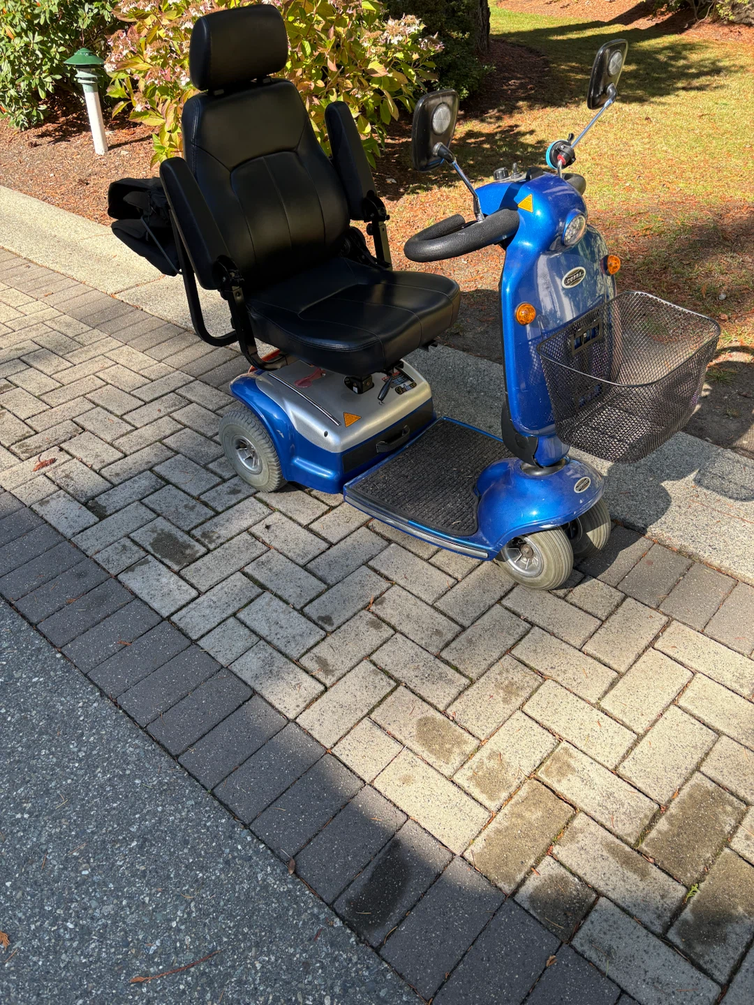 Shoprider Cobra Mobility Scooter - photo 2