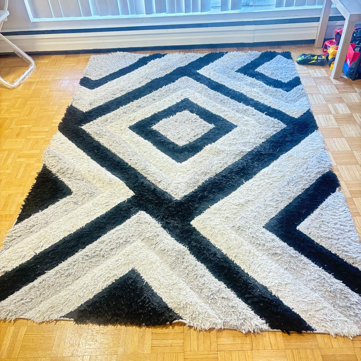 CRL Black and White Geometric Area Rug - photo 2