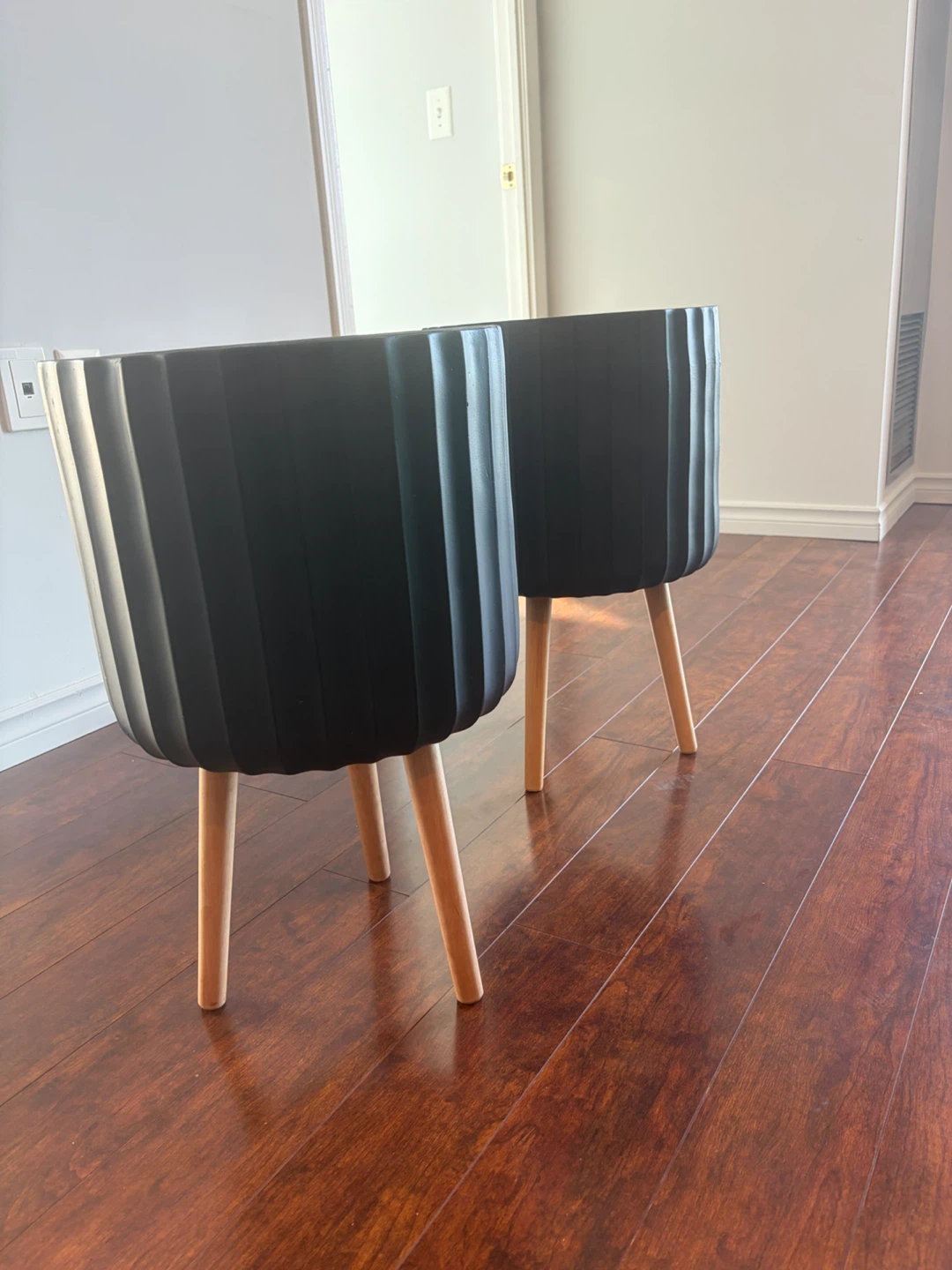 Set of Two Black Ribbed Planters on Wood Legs - photo 3