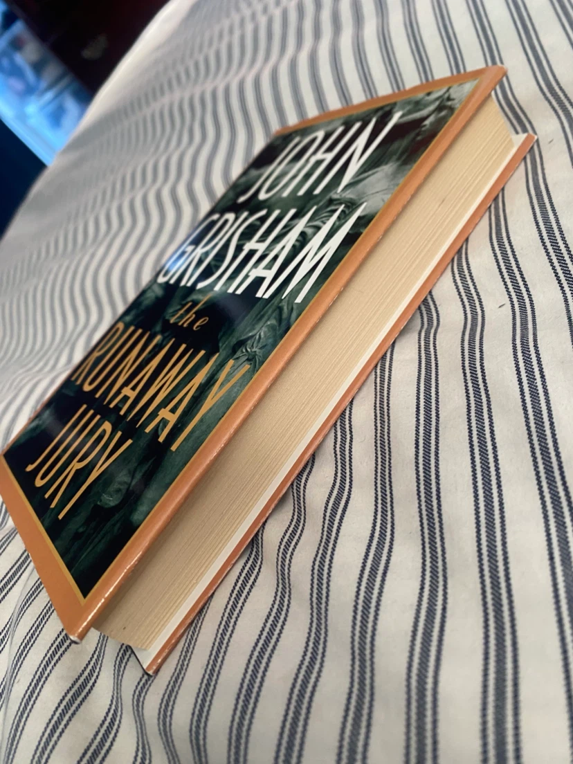 The Runaway Jury by John Grisham - photo 3