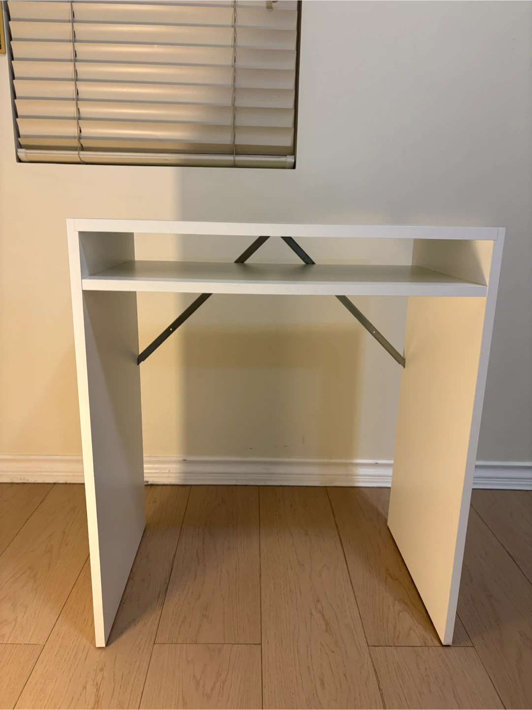 IKEA Small Desk + Small Desk Lamp - photo 4