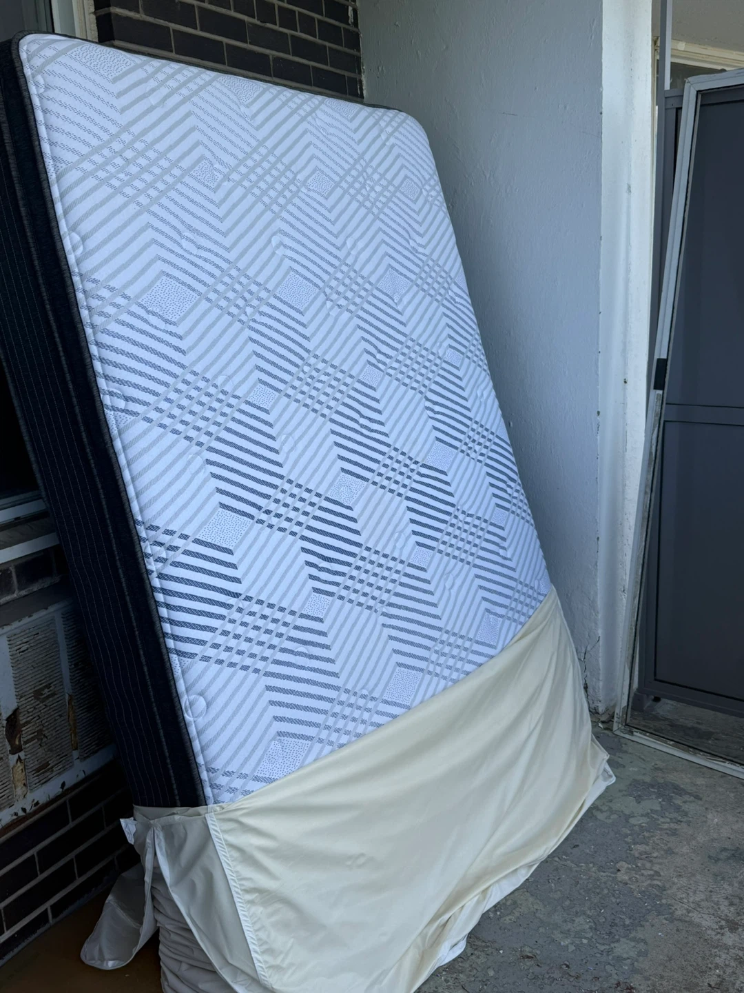 Queen size mattress