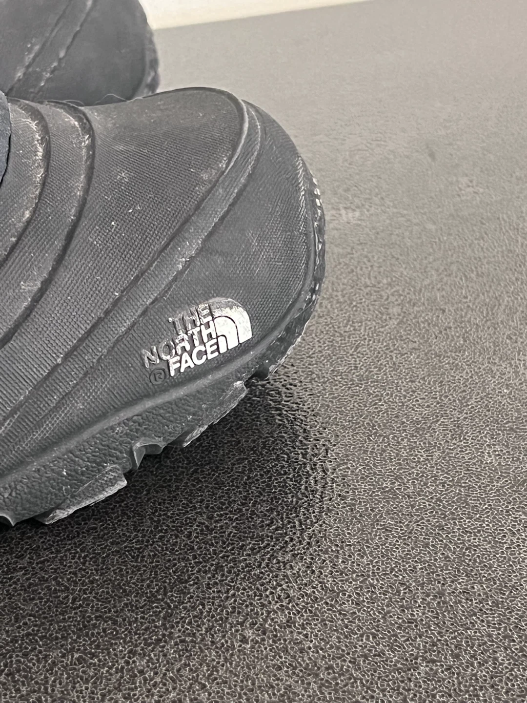 ❄️ The North Face Kids Waterproof Winter Boots – Size 1 - photo 2