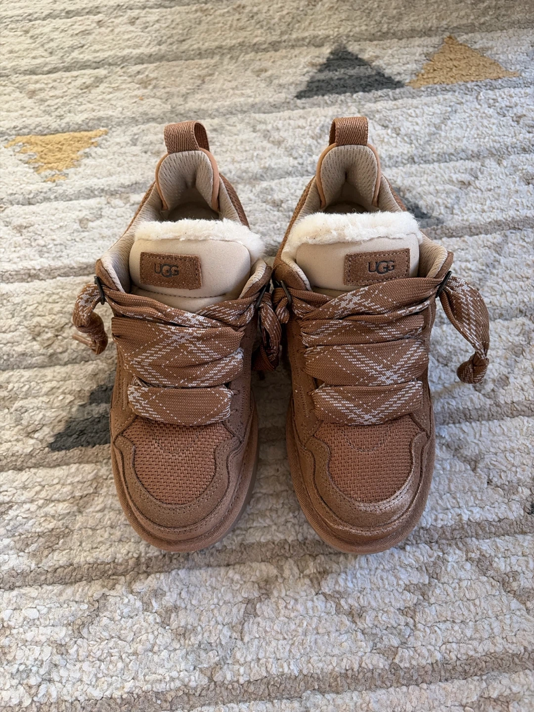 UGG Women’s Lowmel Chestnut Colour - photo 2