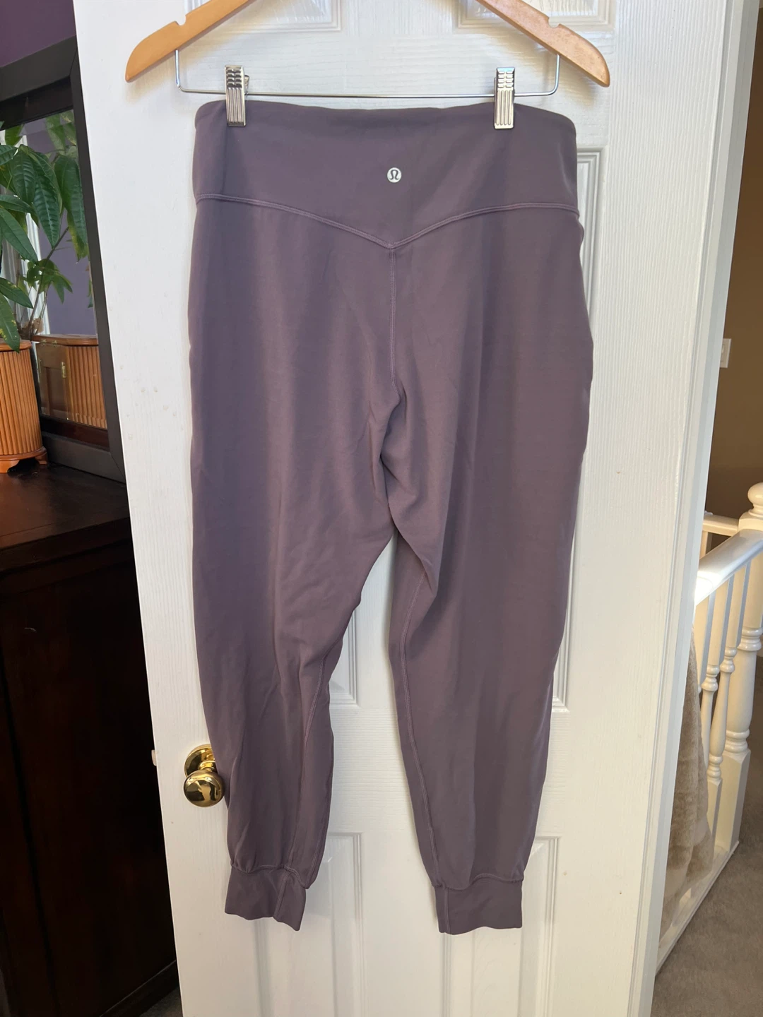 Size 10 align lululemon joggers - photo 2