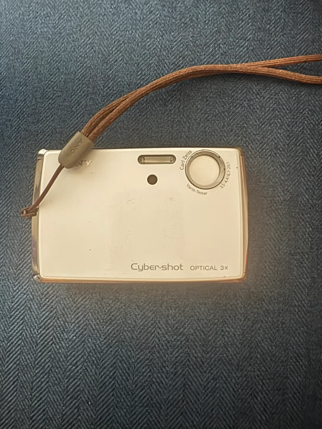 Sony Cyber-shot Digital Camera DSC-T33- As-Is