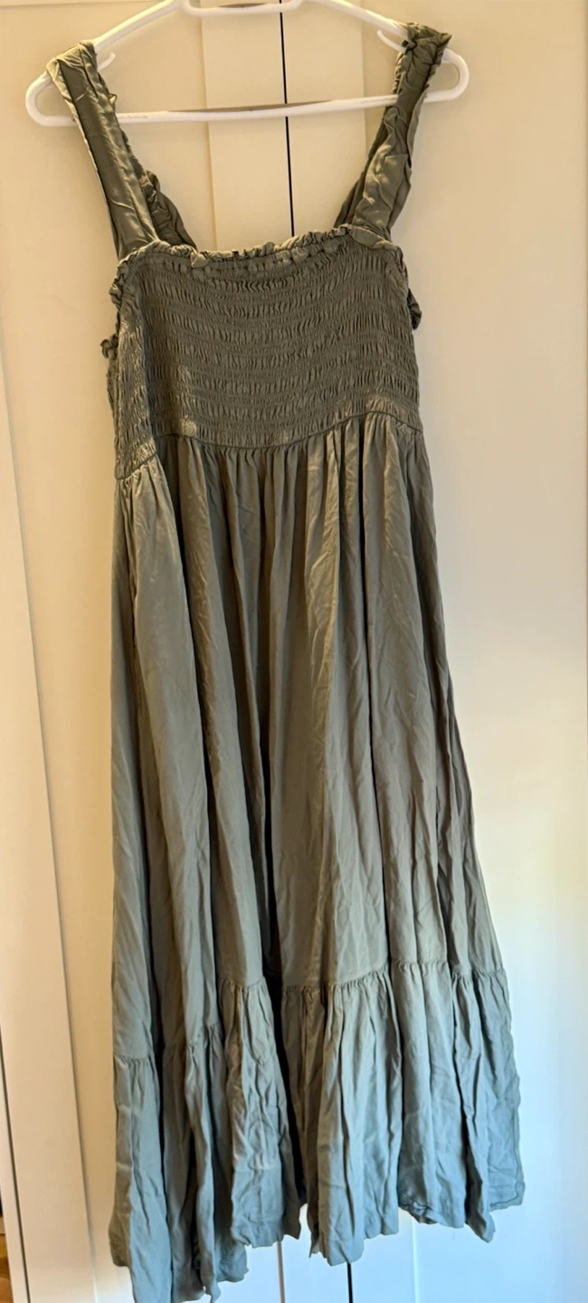 DD77 Sage Green Midi Dress