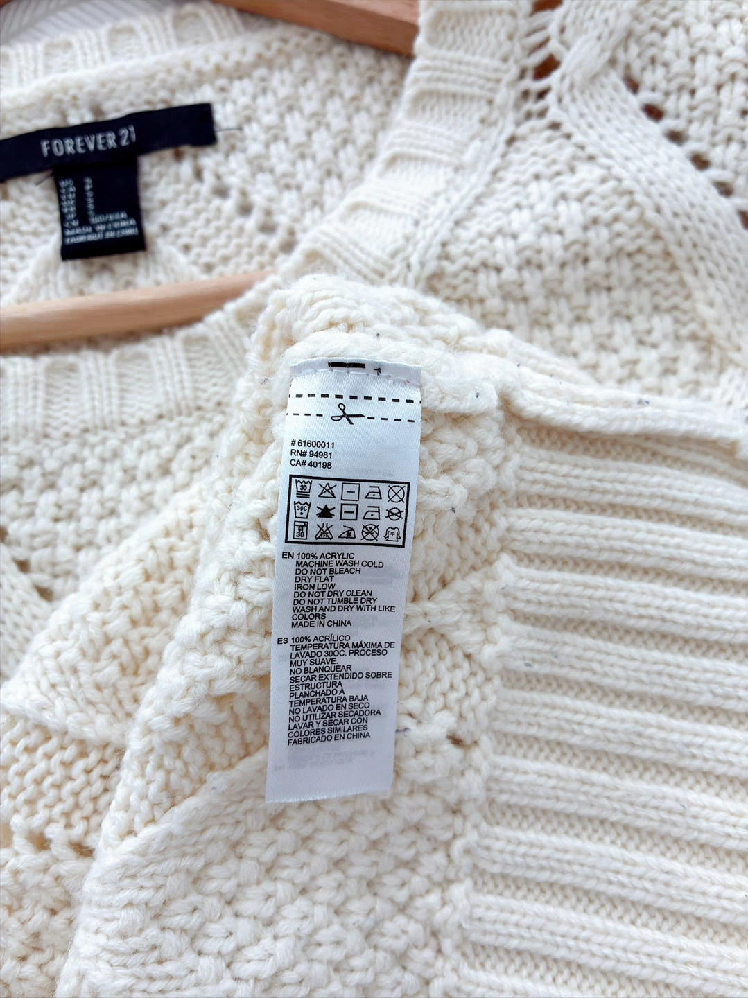 Forever 21 Cream Cable Knit Sweater Size Small - photo 4