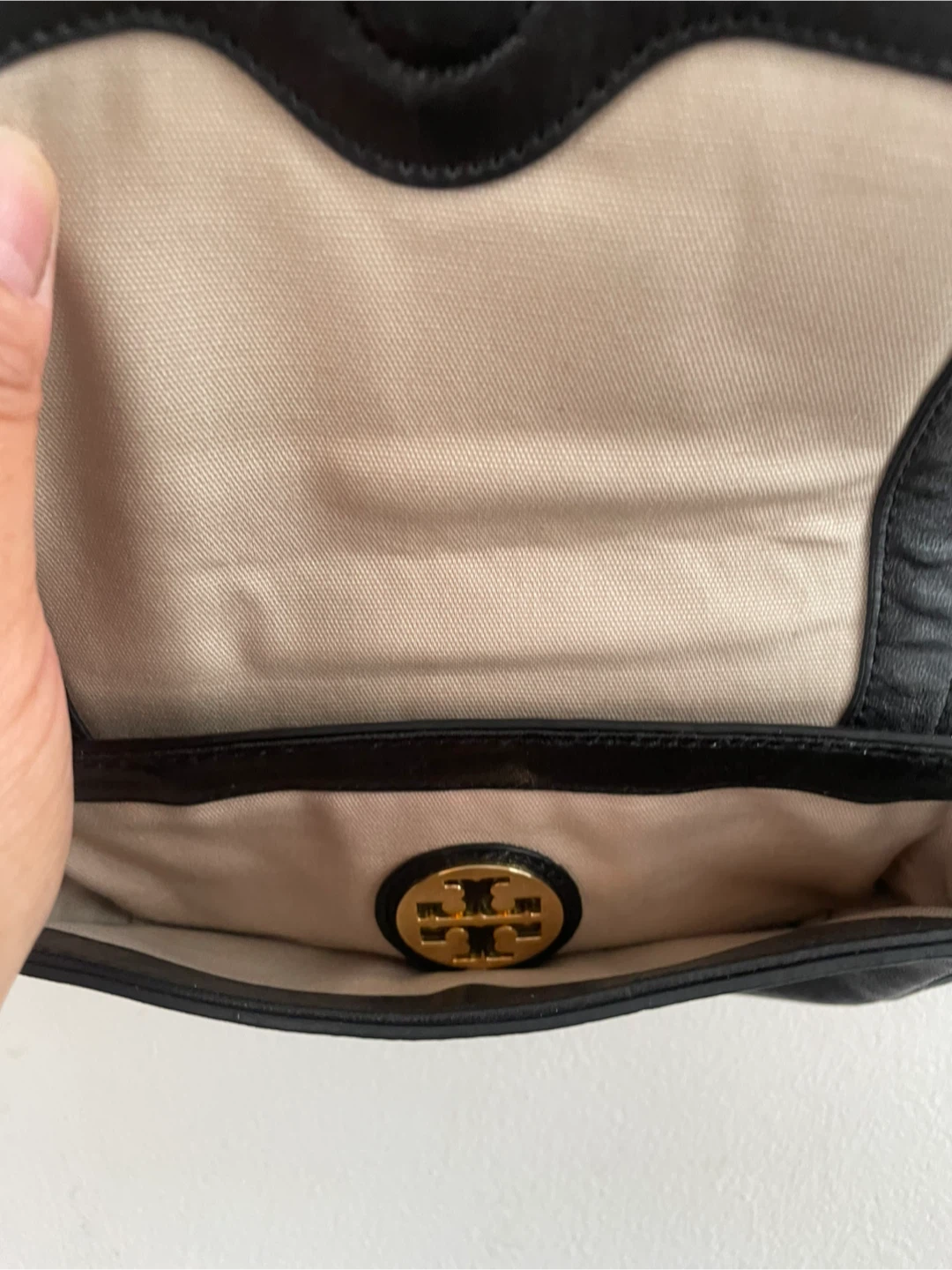 Tory Burch Black Leather Crossbody Bag - photo 3