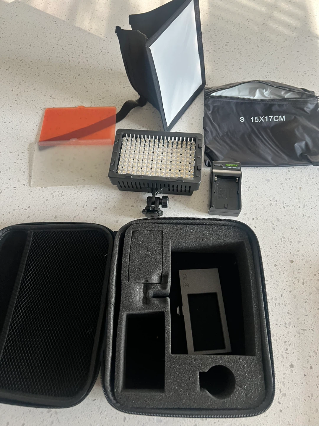 Neewer LED Video Light with Battery Charger
