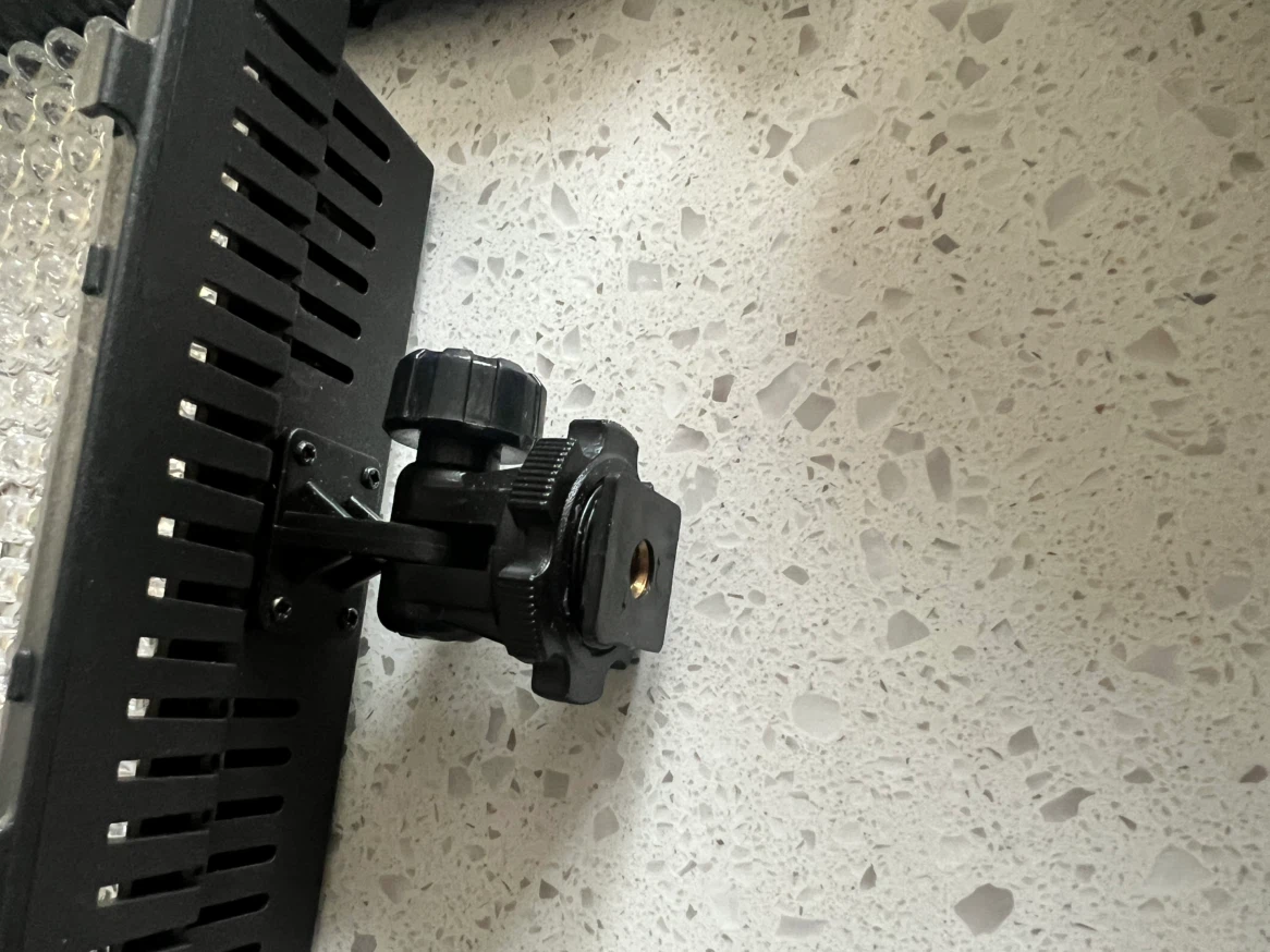 Neewer LED Video Light with Battery Charger - photo 4