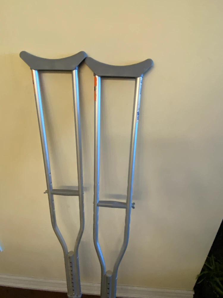 Adult Aluminum Crutches