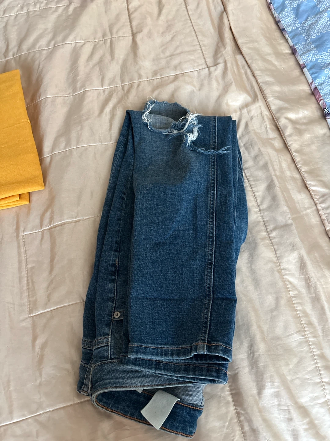 H&M Girlfriend Fit Distressed Denim Jeans - Size 6 - photo 5