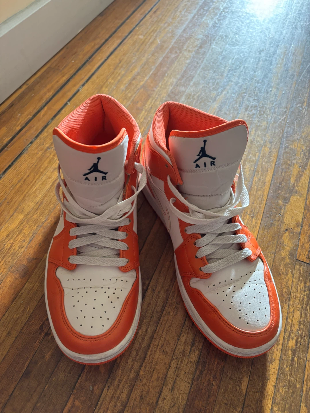 Nike Air Jordan 1 Mid- Size 8 - photo 2