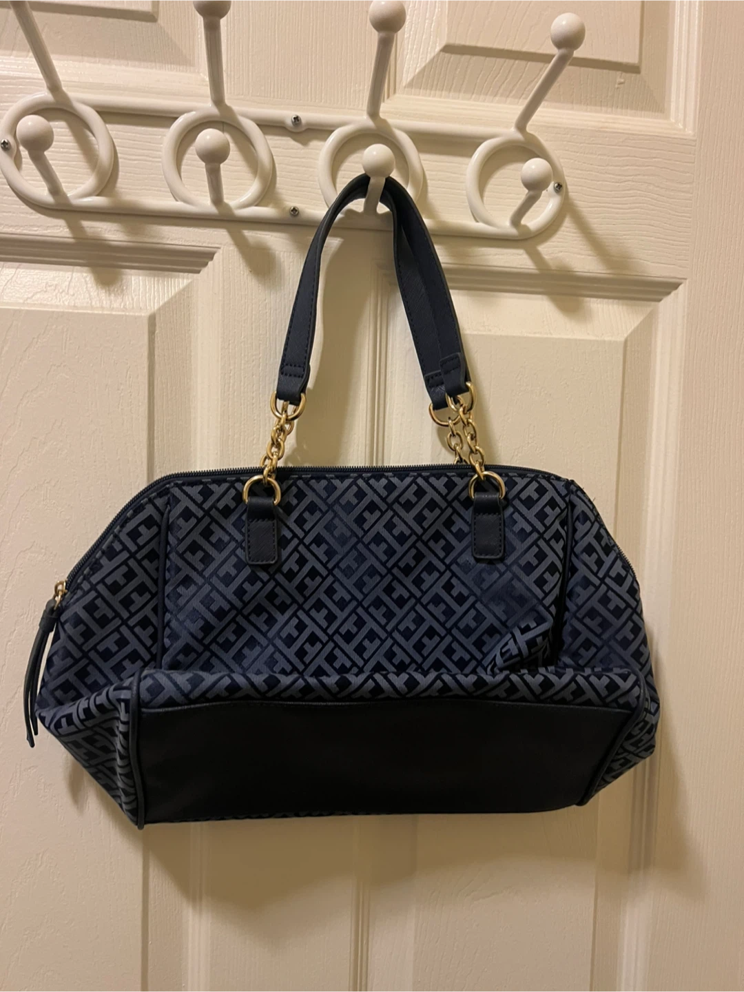 Tommy Hilfiger Monogram Handbag - photo 3