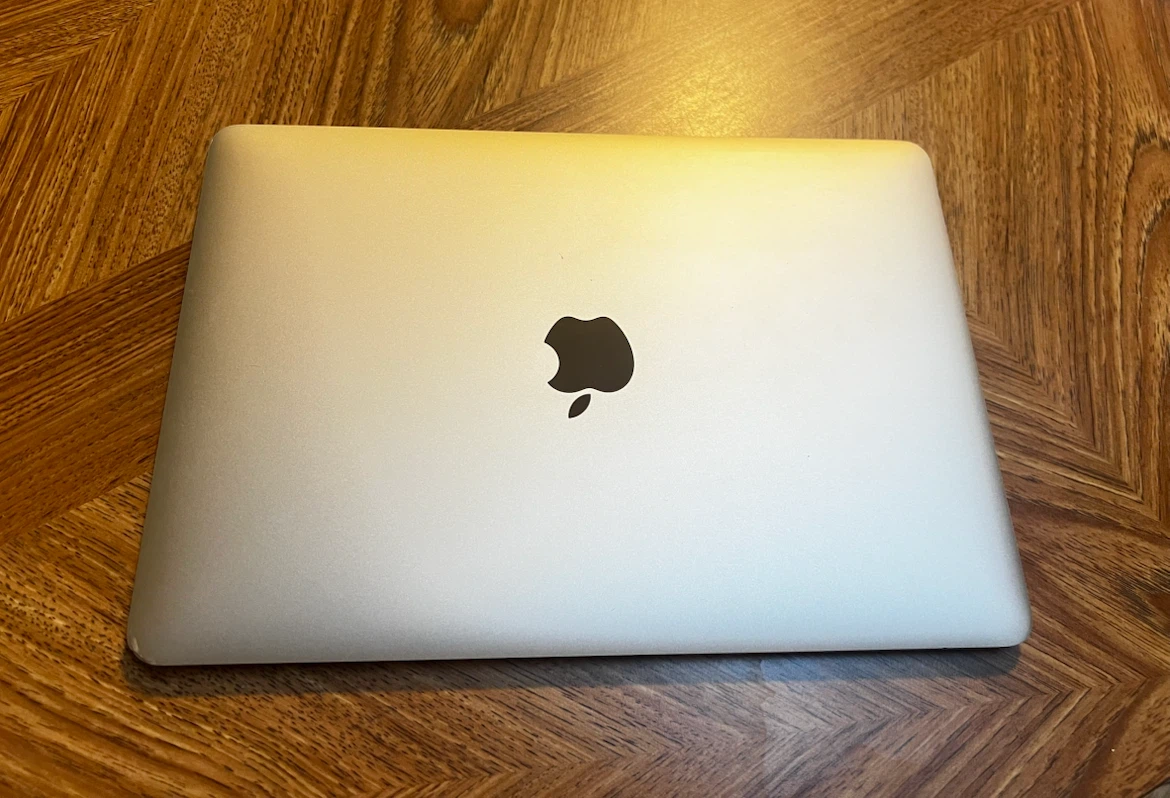 2017 Apple MacBook 12-inch 8GB RAM 251GB SSD