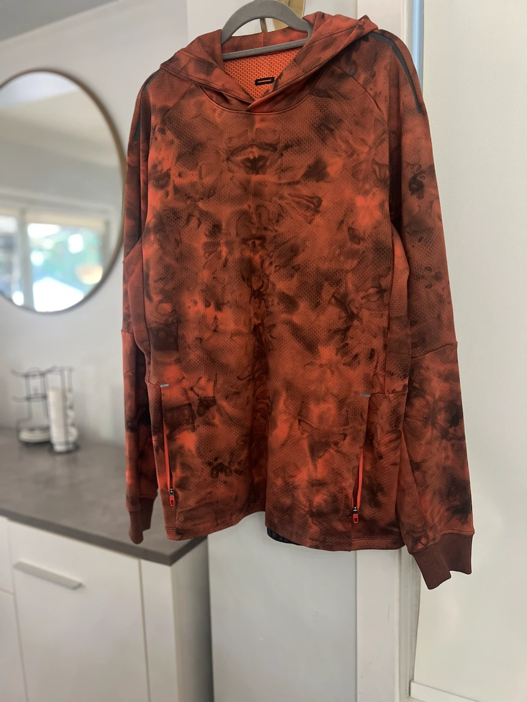 Unbelievable Deal: Lululemon  Hoodie + Gift Belt Bag! - photo 4
