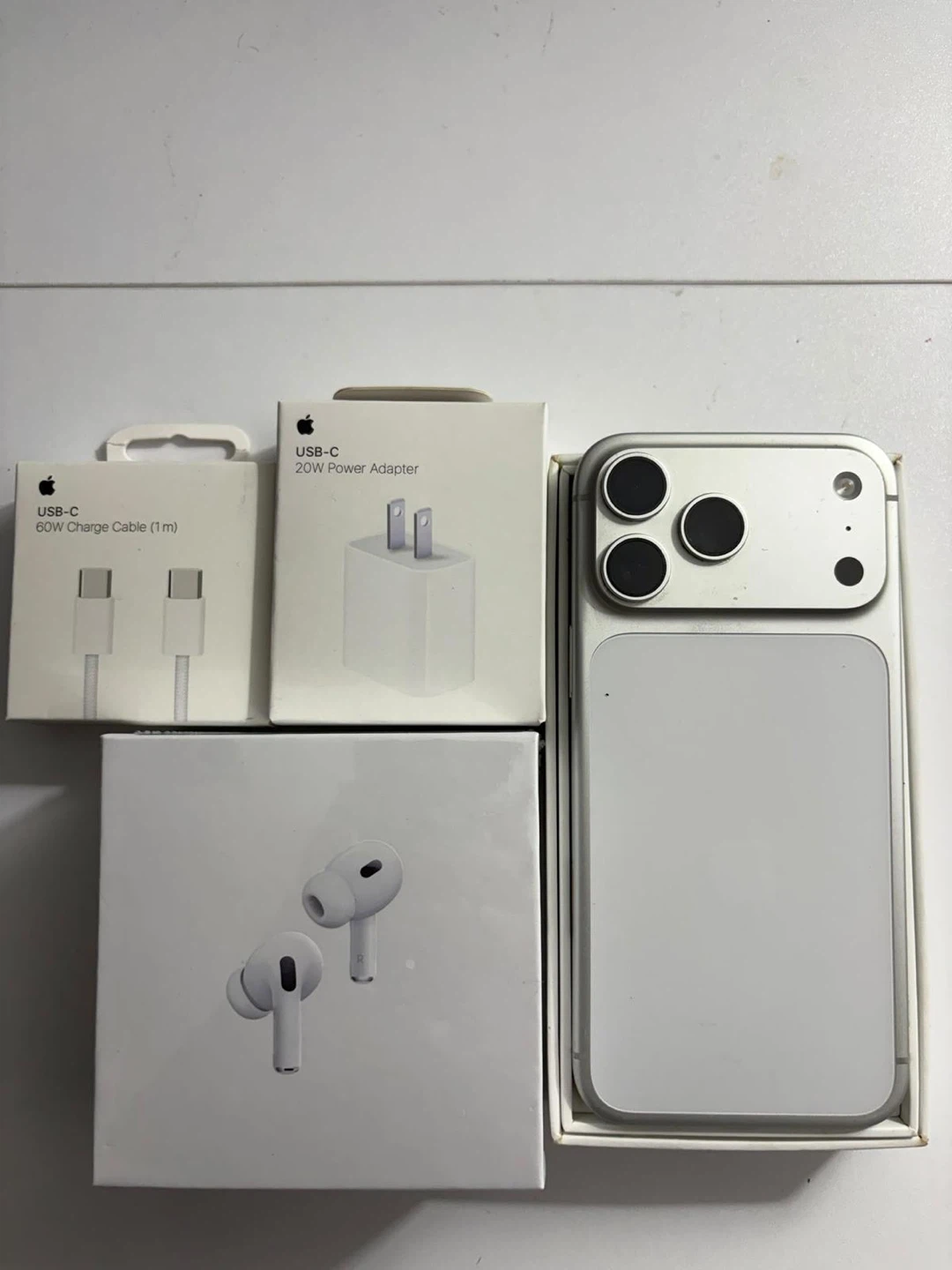 Iphone 18 Pro 256GB 100% BTRY | Airdrops Fast Charger & Drop Off