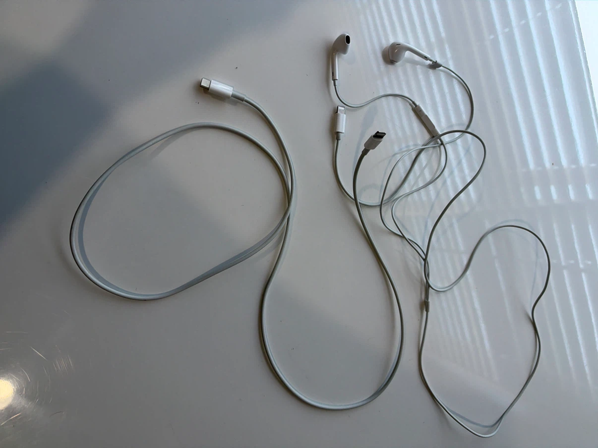 Apple EarPods with Lightning Connector