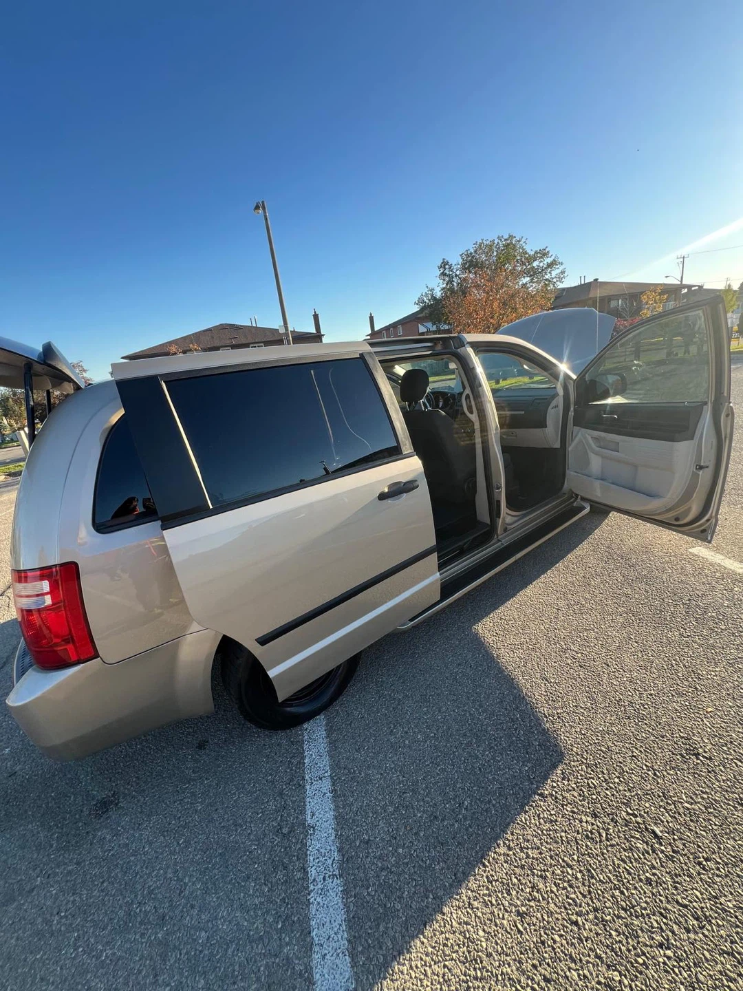 Dodge Grand Caravan - photo 2