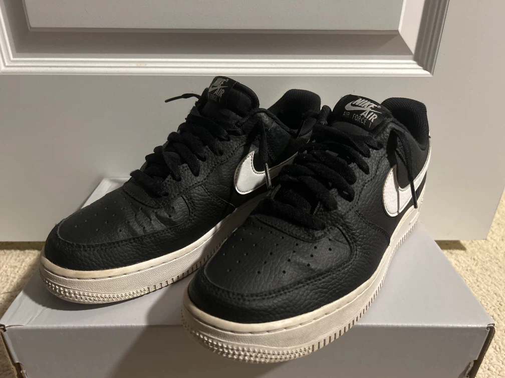 Size 8.5 Nike Air Force 1 Black and White