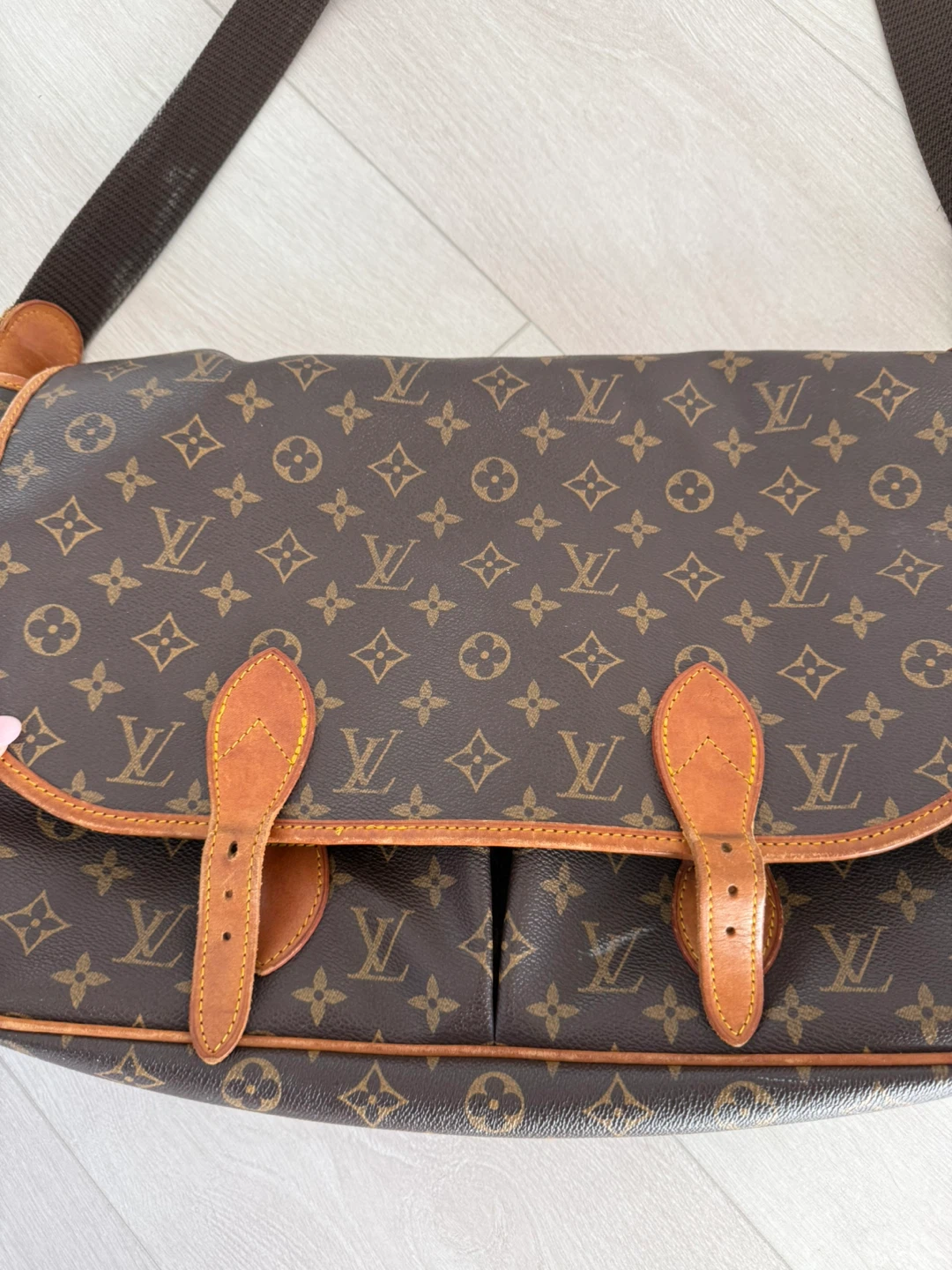 Louis Vuitton Monogram Messenger Bag - photo 3