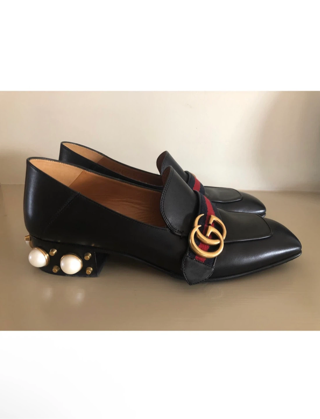 Authentic Gucci Pearl-Embellished Leather Loafers - photo 2