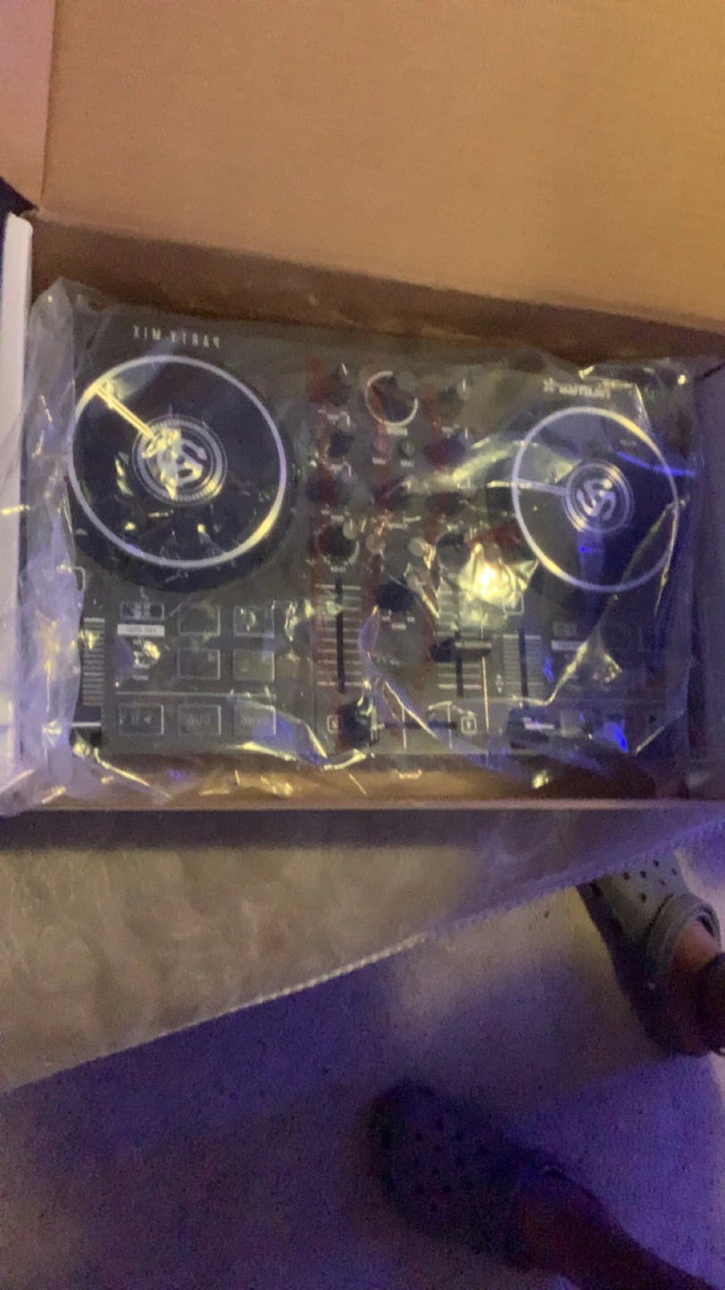 Numark Party Mix DJ Controller - photo 2