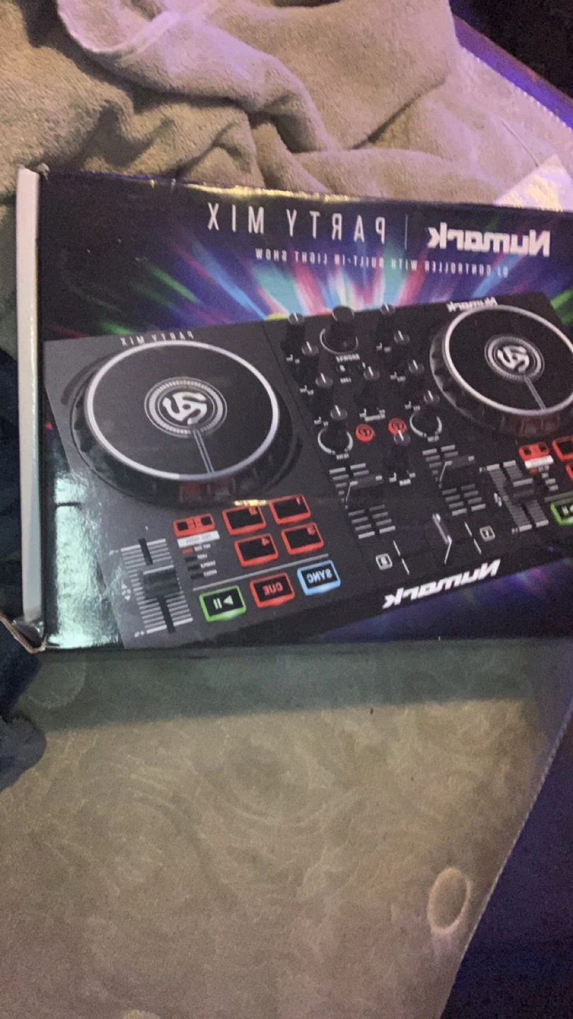Numark Party Mix DJ Controller - photo 3