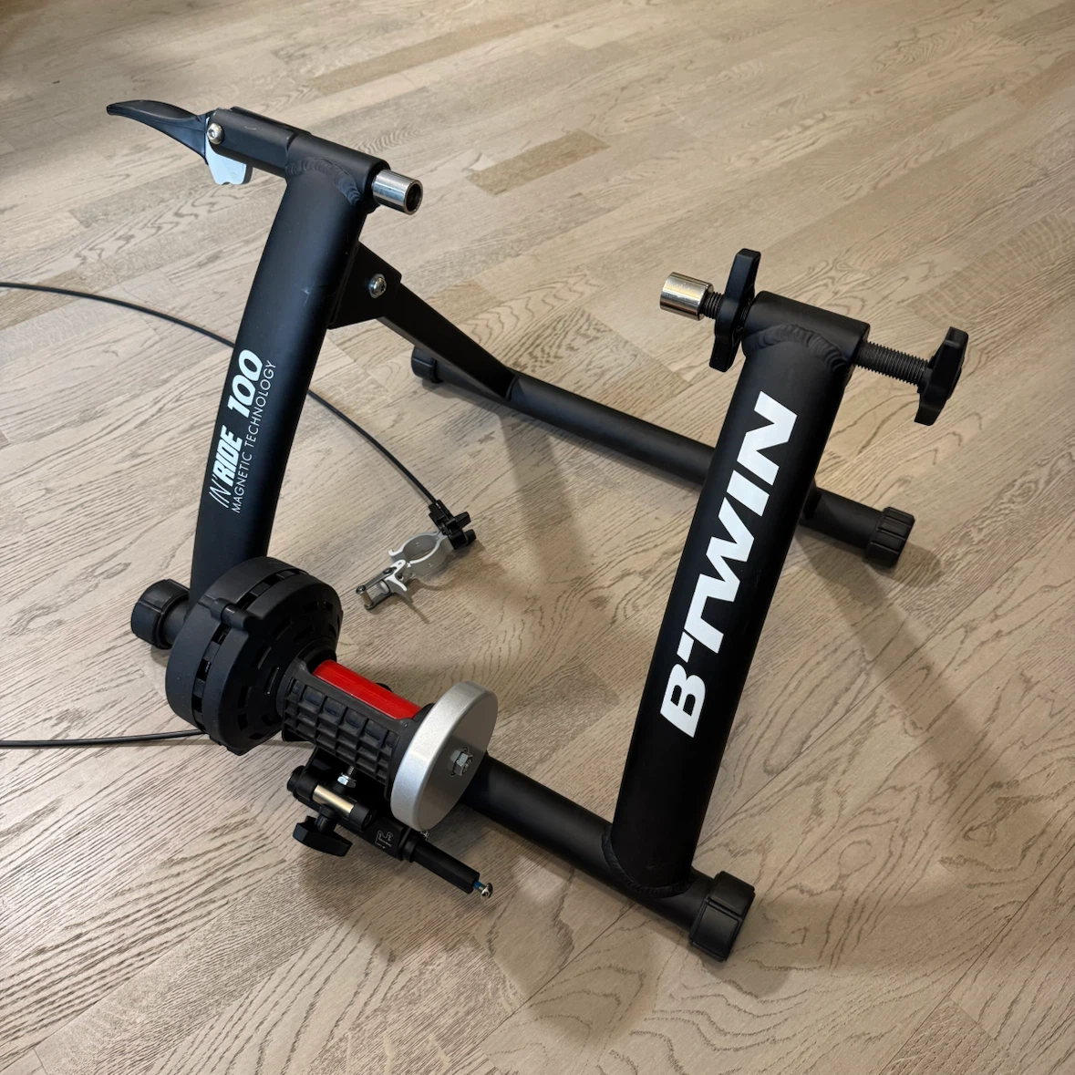 B'Twin In'Ride 100 Magnetic Bike Indoor Trainer