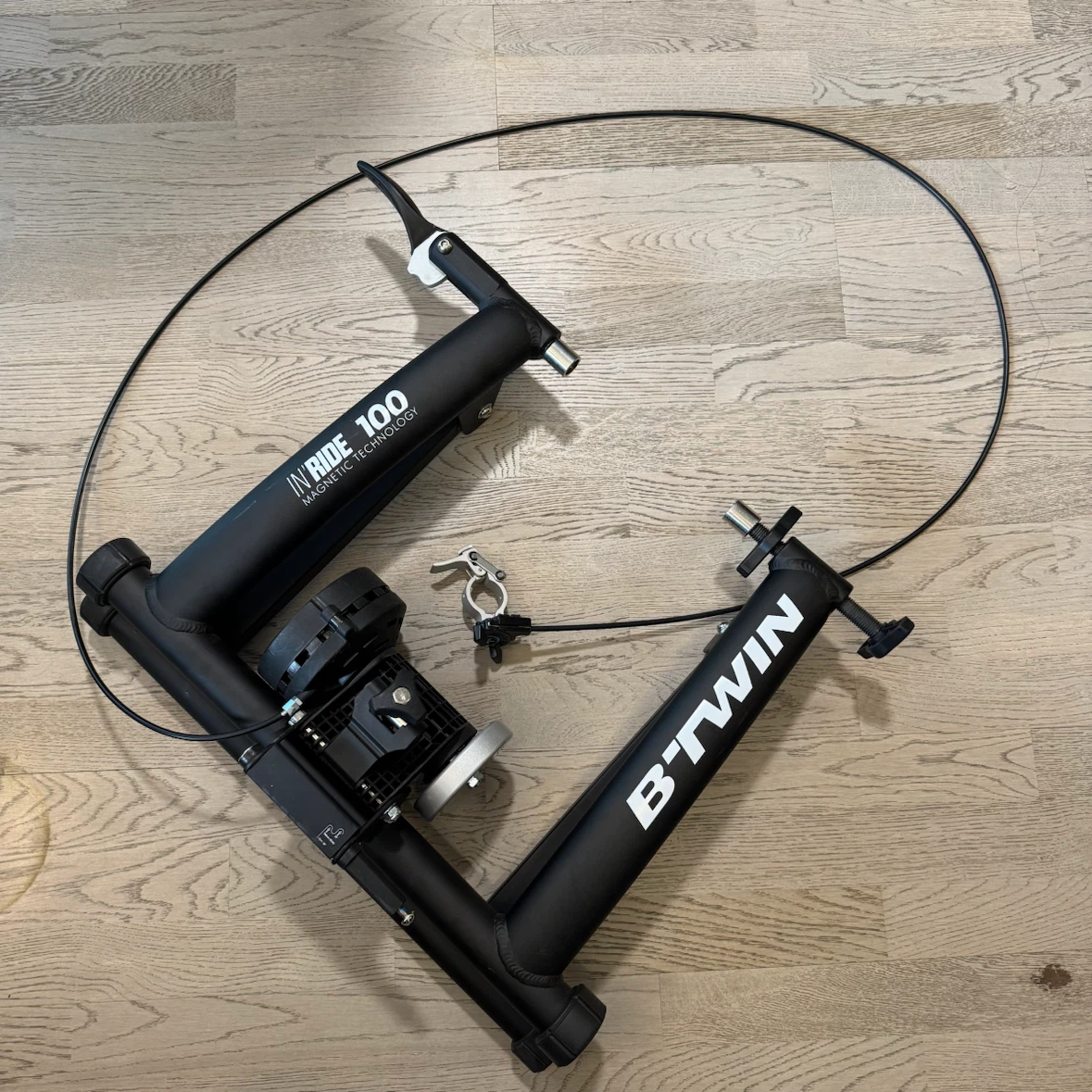 B'Twin In'Ride 100 Magnetic Bike Indoor Trainer - photo 5