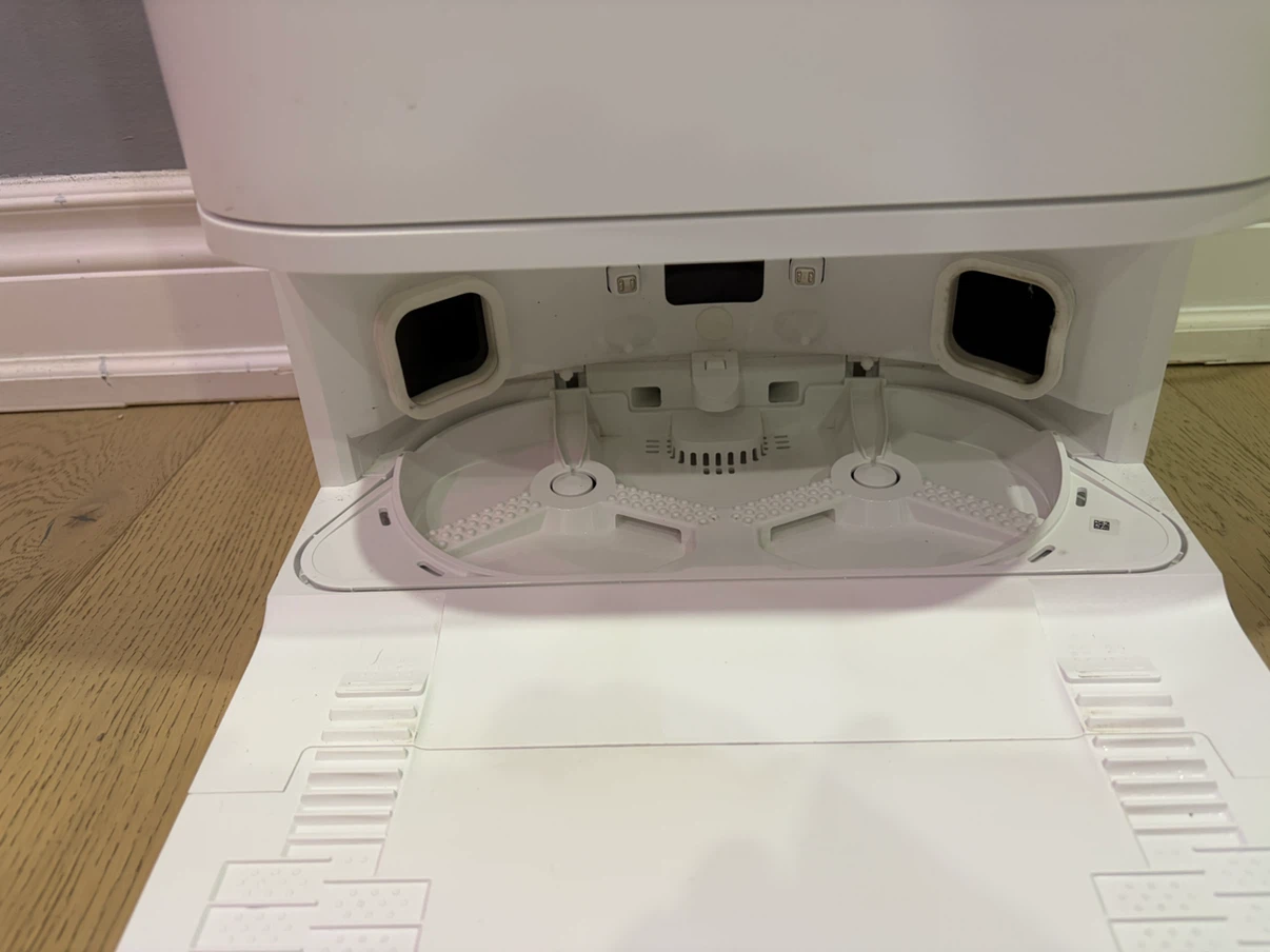 Dreame E30 Ultra Robot Vacuum & Mop – Self-Cleaning Station - photo 5