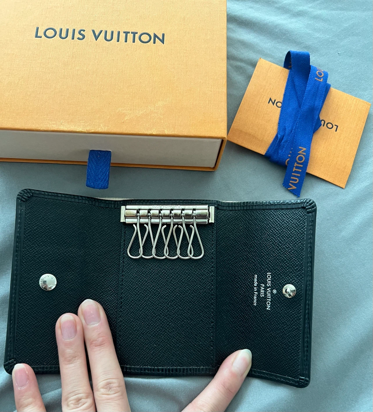 Louis Vuitton 6-Key Holder - photo 2