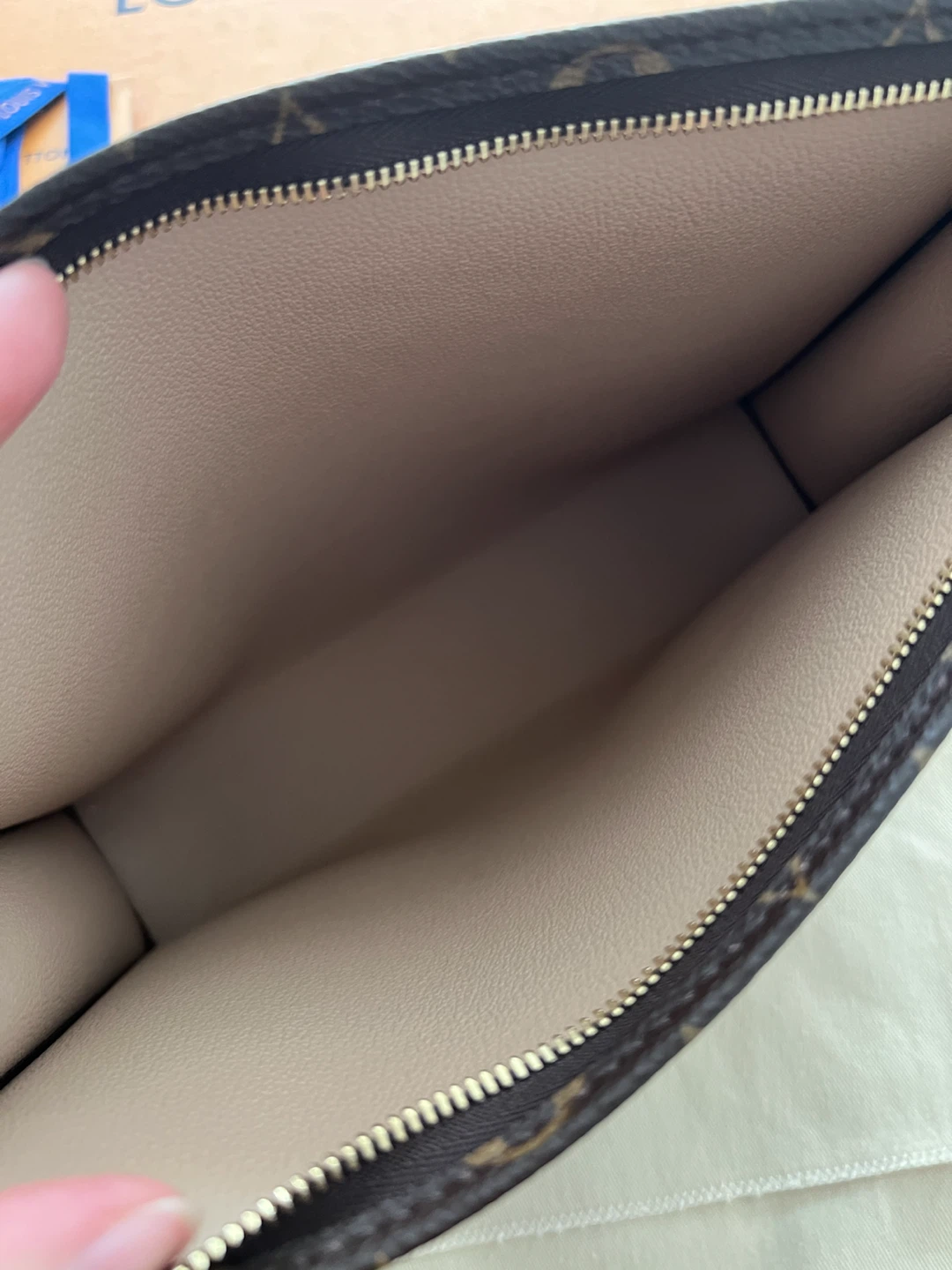Louis Vuitton Monogram Toiletry Pouch 26 - photo 4