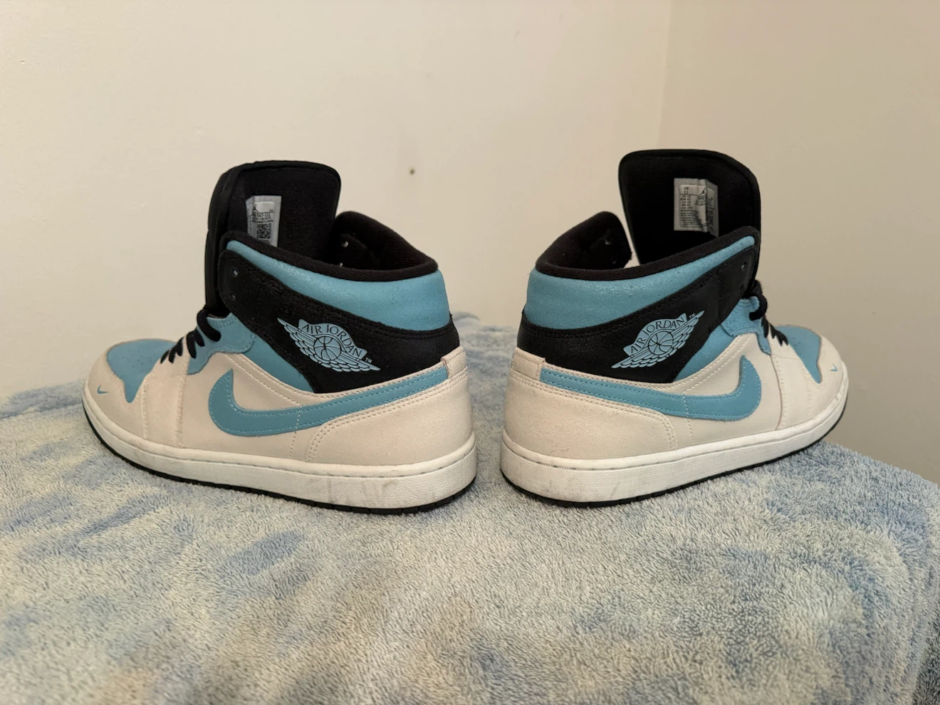 JORDAN 1 mid SE  Summit White/ Blue Chill - photo 4