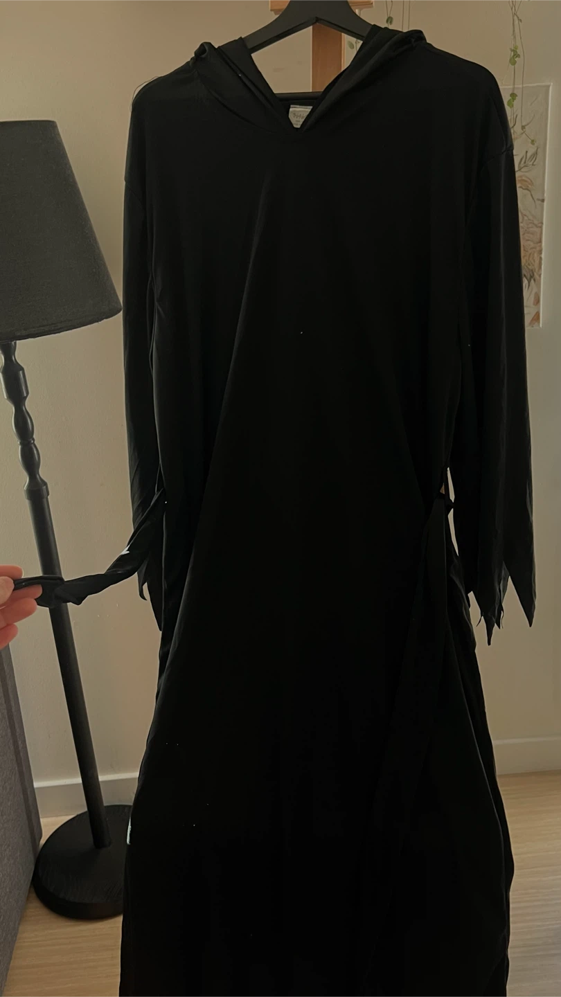 Spirit Halloween Skeleton Light-Up Costume - photo 2