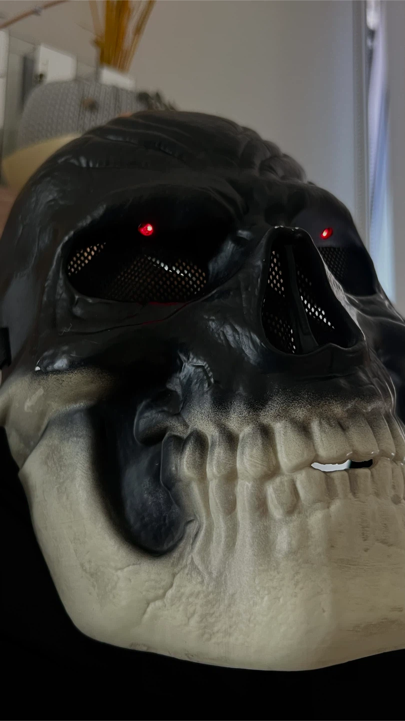 Spirit Halloween Skeleton Light-Up Costume - photo 5