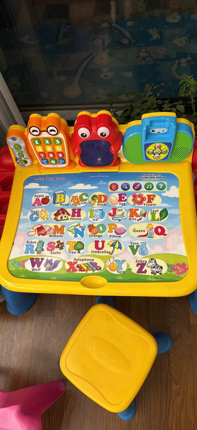 VTech Touch and Learn Activity Desk Deluxe