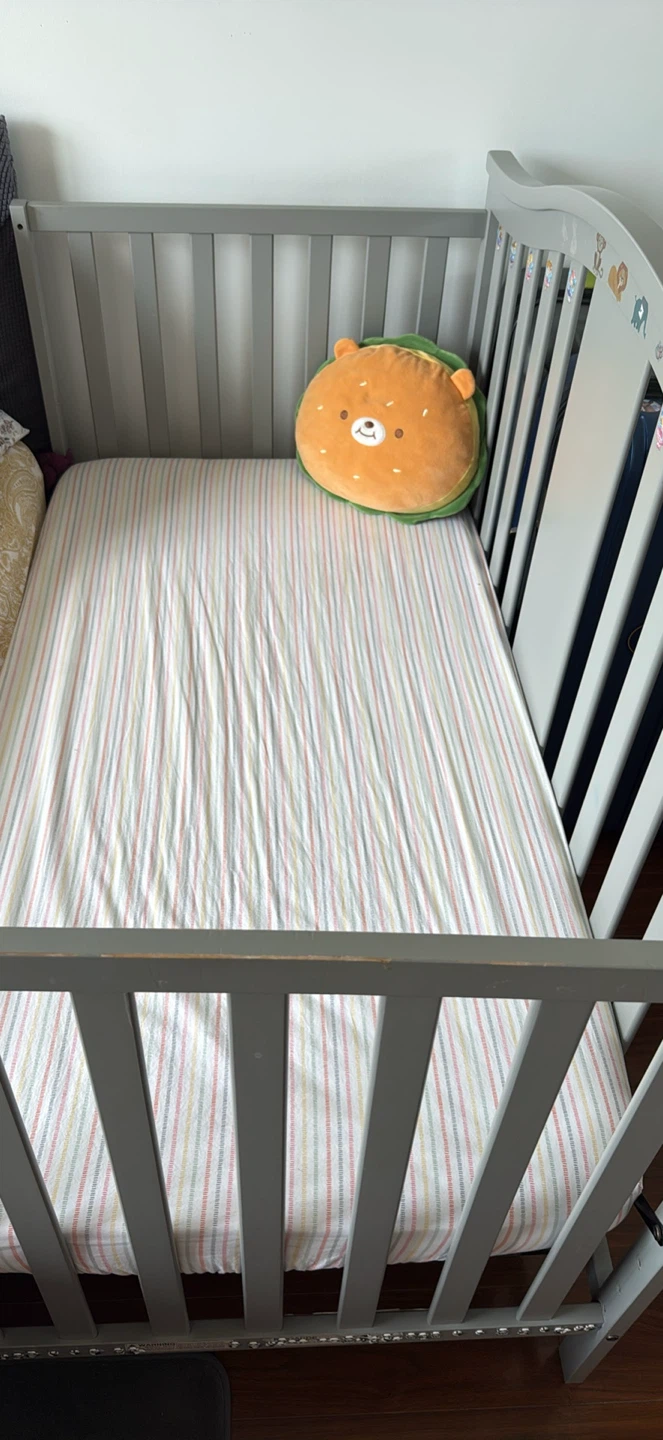 Grey wooden baby crib - photo 3