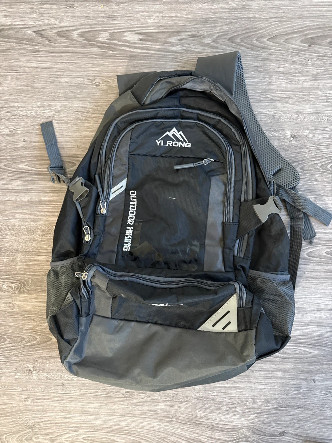 Four Assorted Hiking Backpacks - photo 2