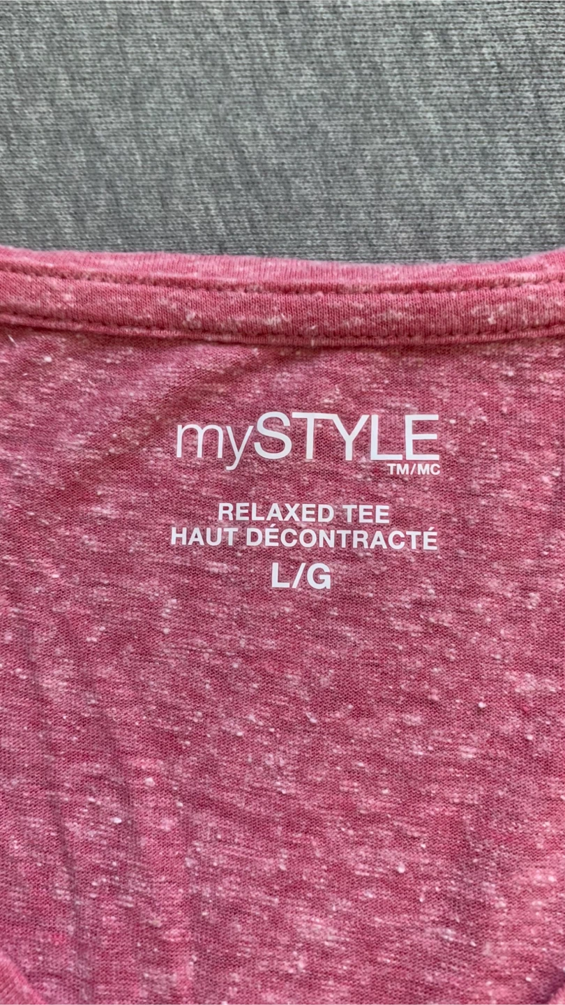 Dark Pink Relaxed V-Neck T-Shirt - Size Large - photo 3