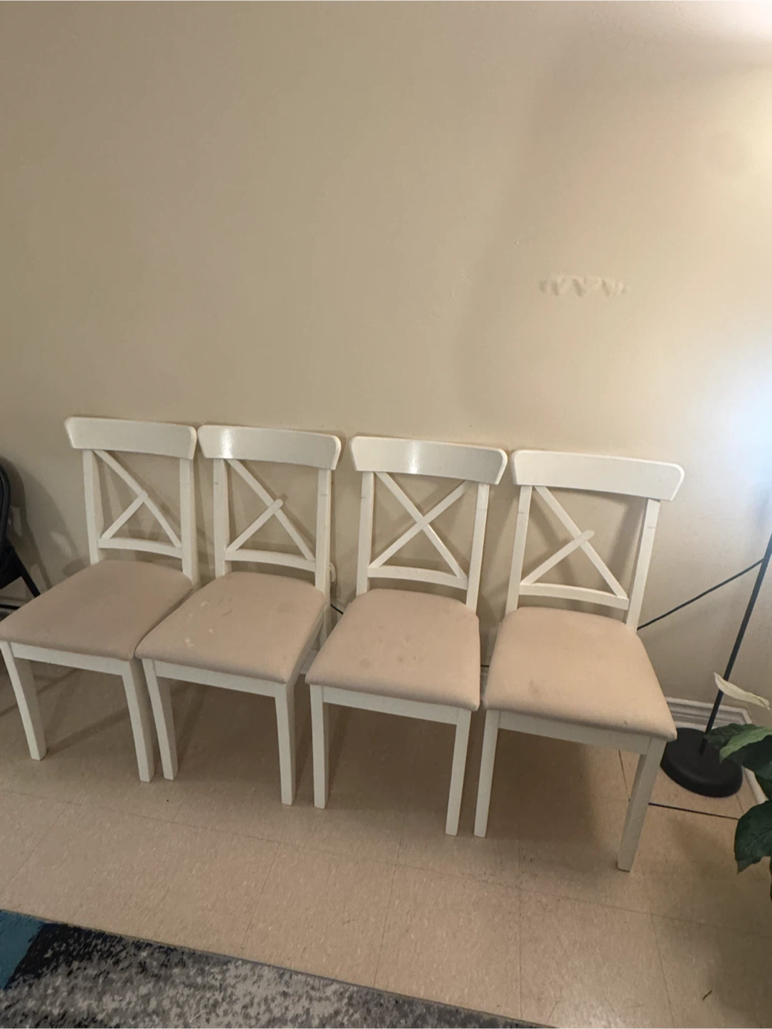 Set of 4 white IKEA Ingolf chairs - photo 3