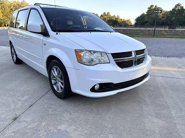 Dodge Grand Caravan White Minivan - photo 2