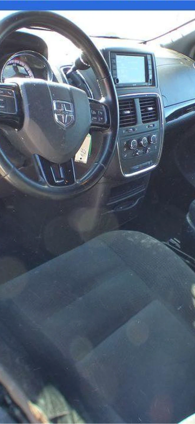 Dodge Grand Caravan White Minivan - photo 4