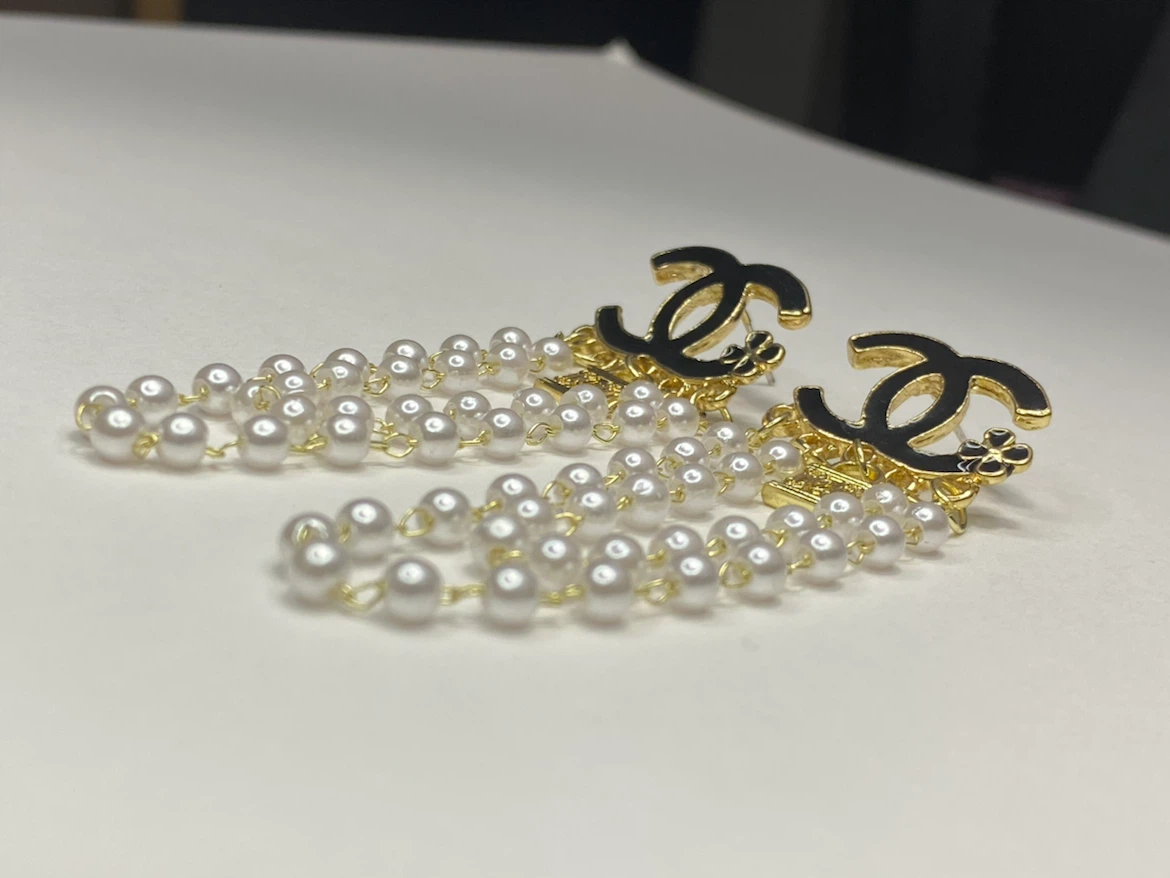 CC logo pearl drop earrings - photo 3