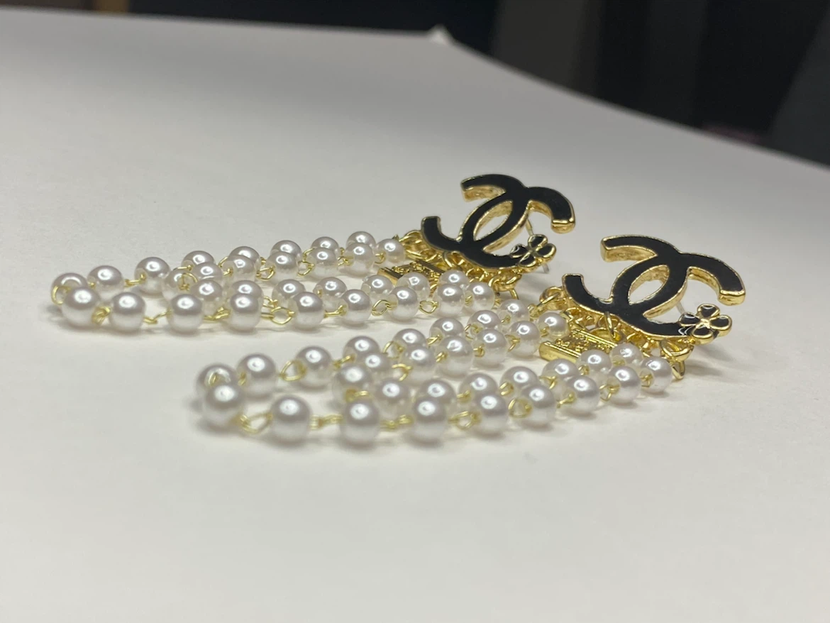 CC logo pearl drop earrings - photo 5