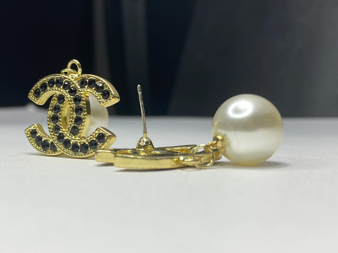 gold tone earrings - photo 5