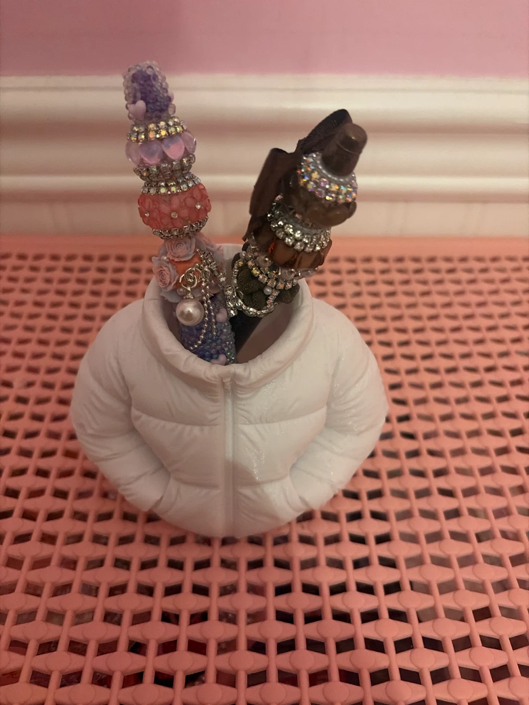 Puffer Jacket Shaped Pen Holder