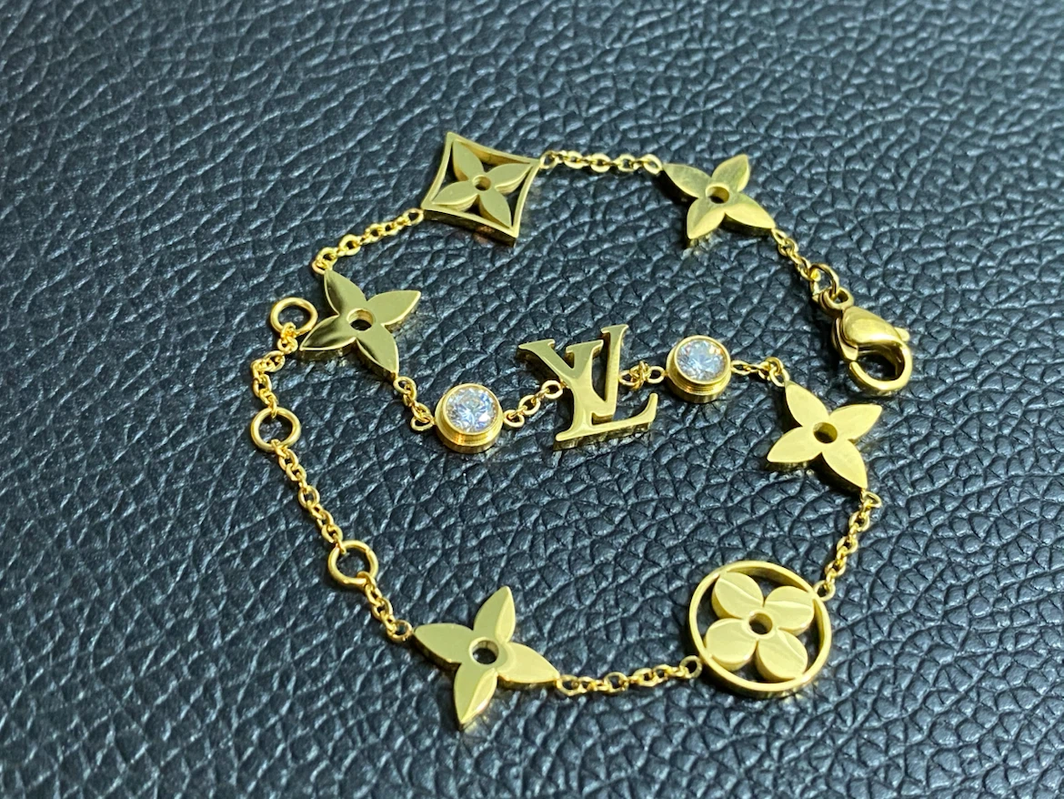 Gold-Tone Charm Bracelet - photo 3